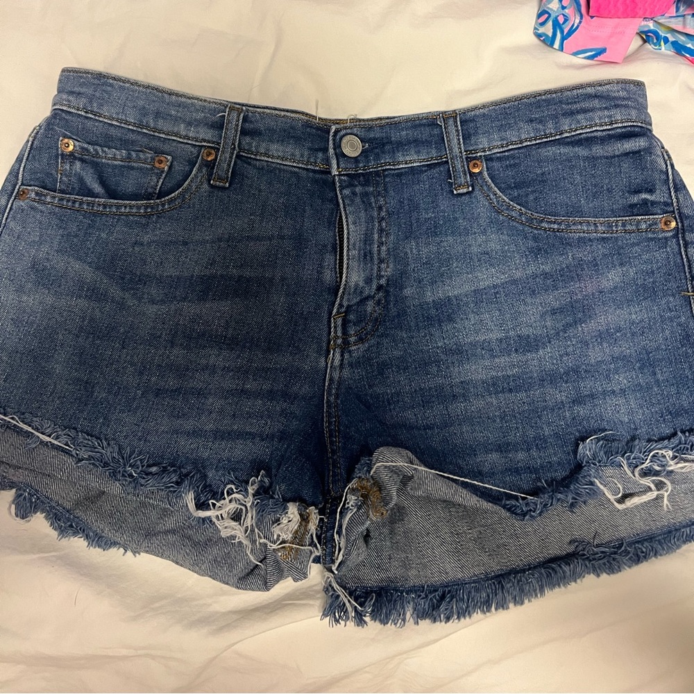 GUC Gap 3” Jean shorts size 30